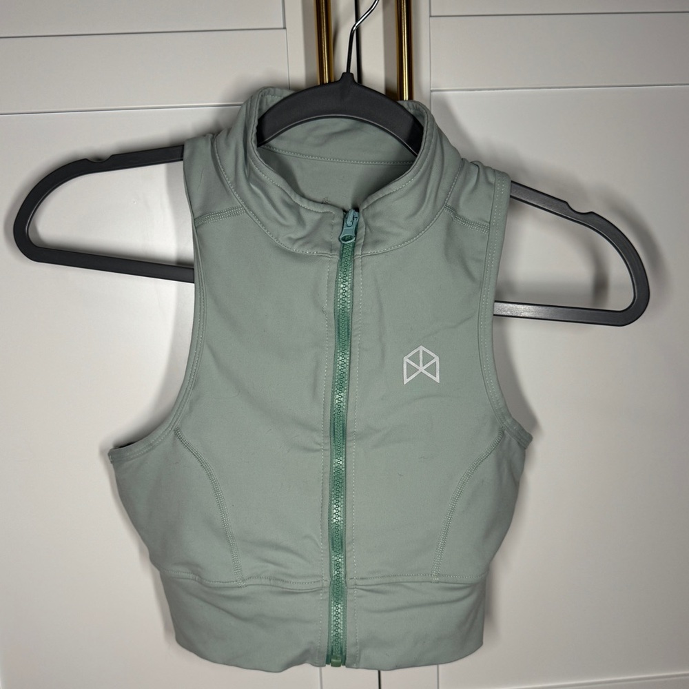 Green zip up sportsbra